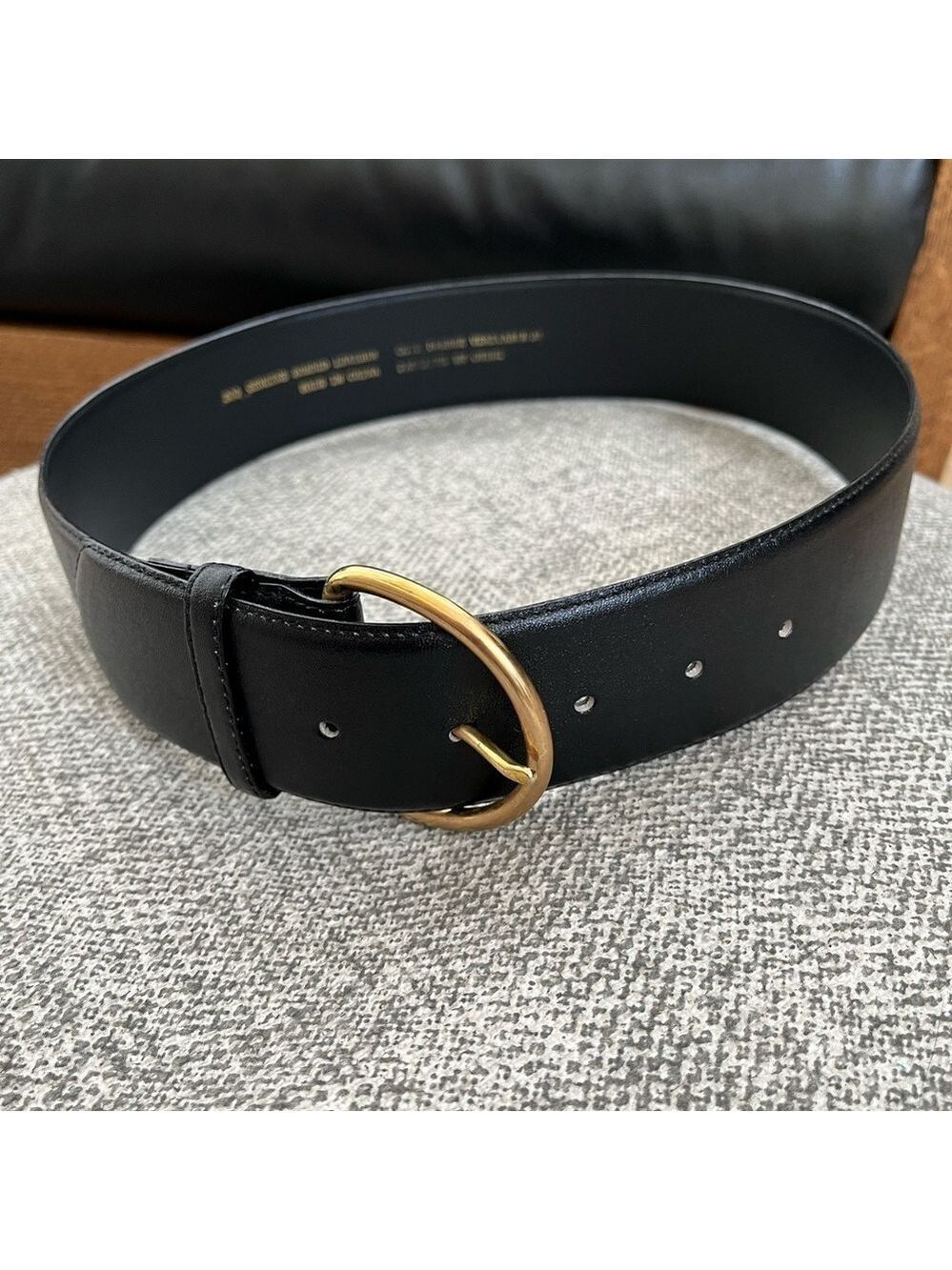 BELT Wide Black Bonded Leather Gold Tone Buckle Classic Basic Minimalist Chic